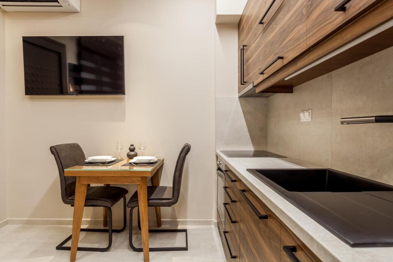 Athena Apartment Heraklion  Bagian luar foto